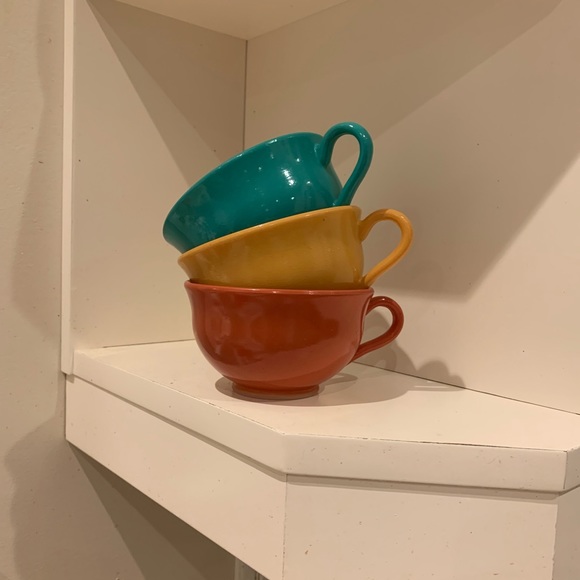 RARE Vintage teacups. Set of 3 in striking colours. $30 - Picture 4 of 8